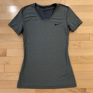 Nike Dri-Fit women’s size medium gray short sleeve shirt athletic top